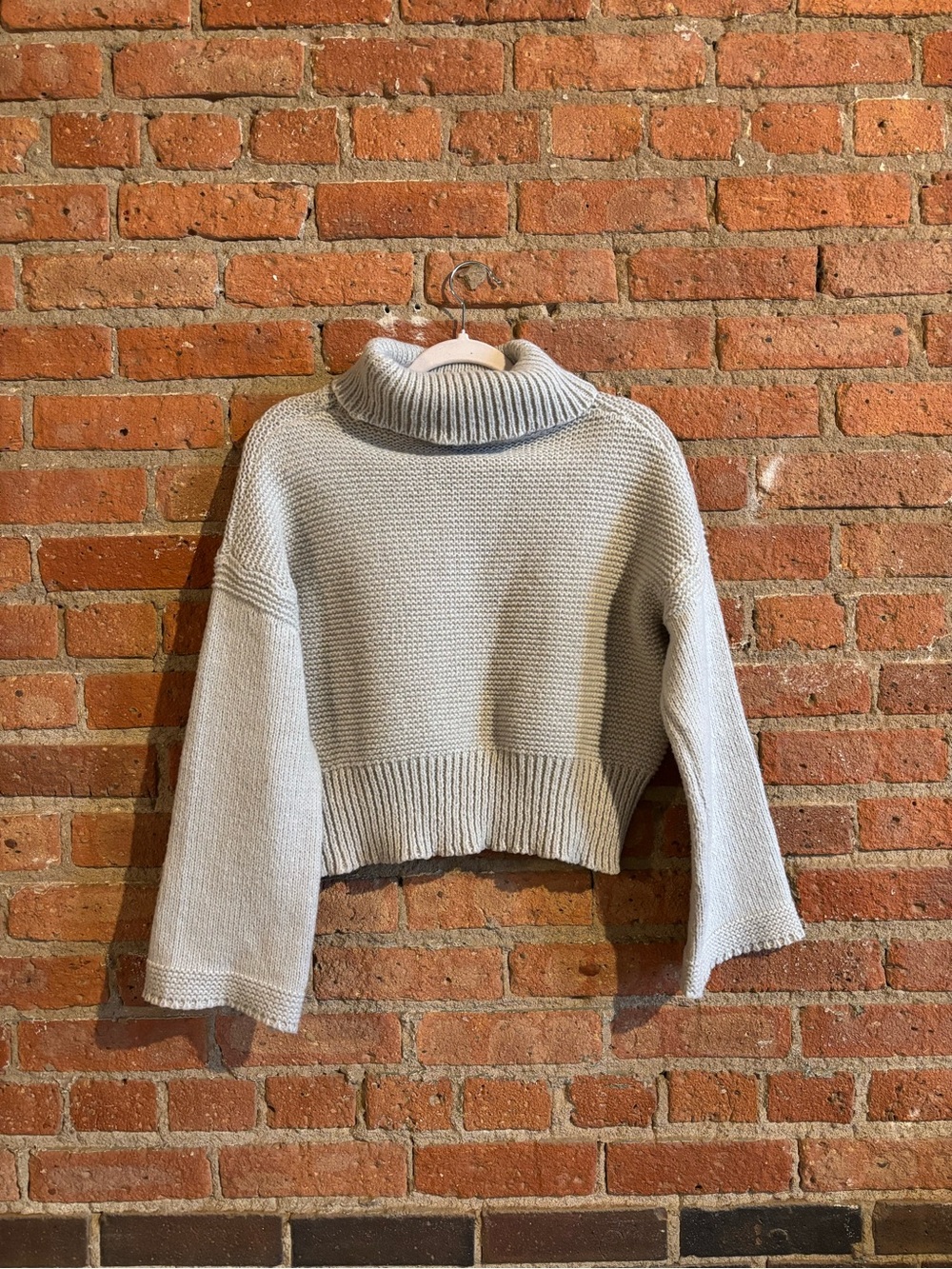 Cropped Ribbed Turtleneck Sweater - Light Gray